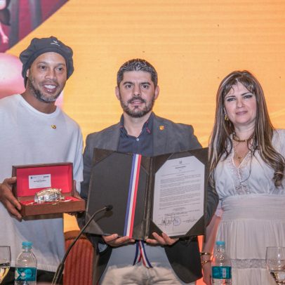 Empresária foragida que levou Ronaldinho ao Paraguai é detida e tenta fiança