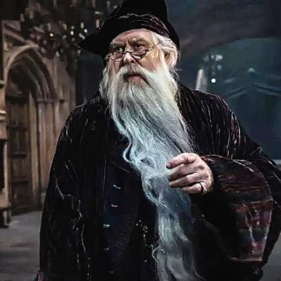 John Lithgow afirma não conhecer J.K. Rowling e não está envolvida