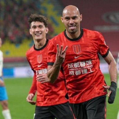 Brasileiro faz hat-trick em 20 minutos na Superliga Chinesa no aniversário