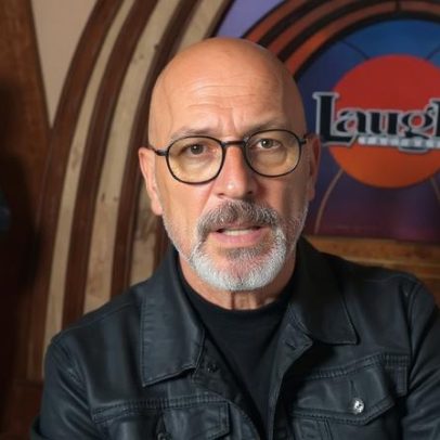 Howie Mandel defende comediantes ousados e critica cancelamento antes de Kelly Ripa