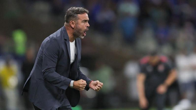 Vasco x Botafogo, Santos x Flamengo e mais clássicos interestaduais nessa rodada; VEJA os palpites para o Brasileirão (0:40)