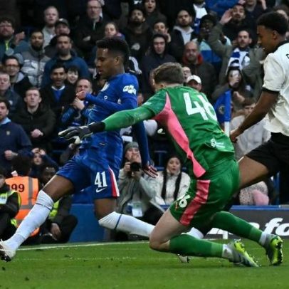 Chelsea avança na Copa da Inglaterra com gols de João Pedro, Estevão e Andrey