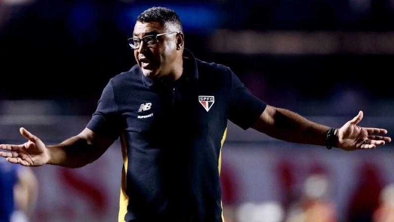Roger Machado minimiza vaias da torcida do SP antes da goleada sobre Cruzeiro