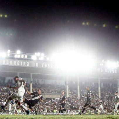 Súmula aponta torcida do Vasco por mexer em câmera do jogo e ameaçar funcionário