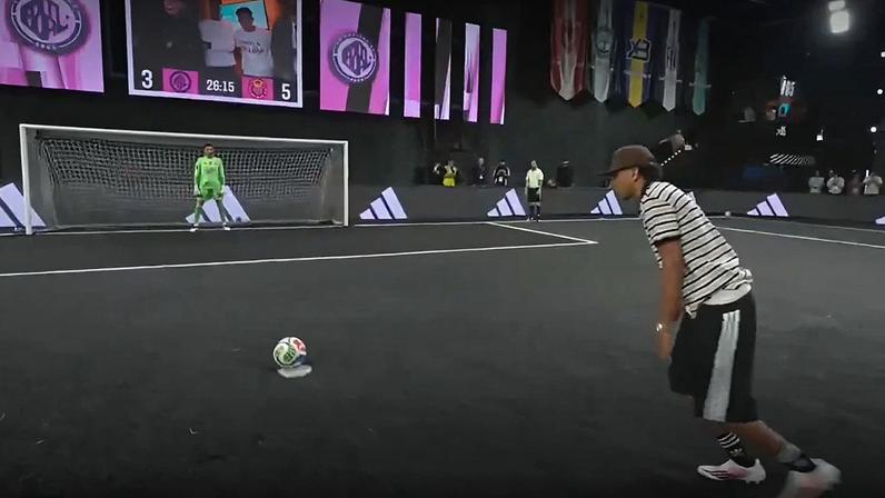 Com categoria, Lamine Yamal bate pênalti na Kings League Espanha (1:00)