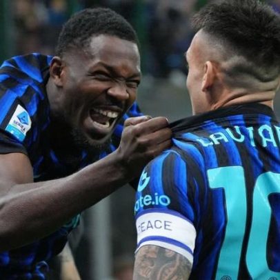 Inter goleia Roma, encerra jejum e lidera a Serie A