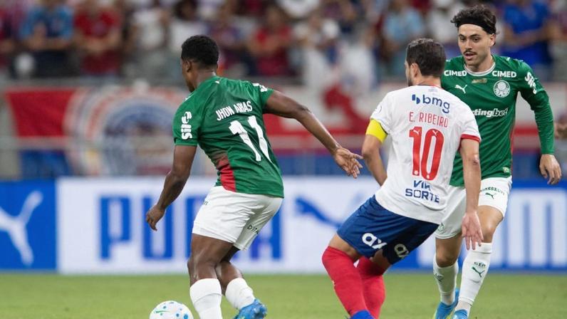 Palmeiras perde Arias para clássico com o Corinthians; Abel aguarda Vitor Roque no DM