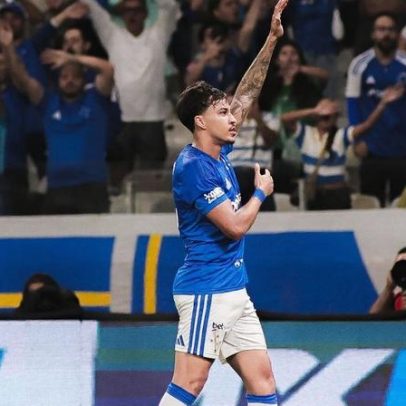 Bahia vence Athletico-PR com dois de Everaldo e fica perto do topo