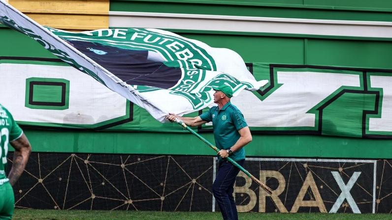 Chapecoense demite Dal Pozzo e Brasileirão soma nona queda em nove rodadas