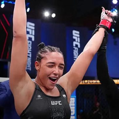 Alice Pereira celebra recordes e desempenho da noite no UFC