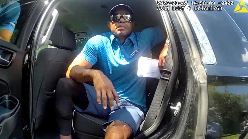 Aeronave de Tiger Woods chega à Suíça após promessa de tratamento