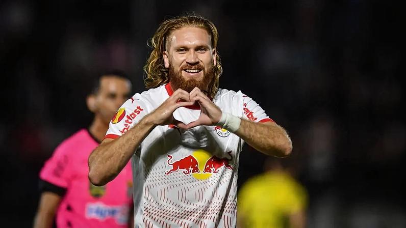 Pitta abre o placar com golaço de cobertura em Bragantino x Flamengo