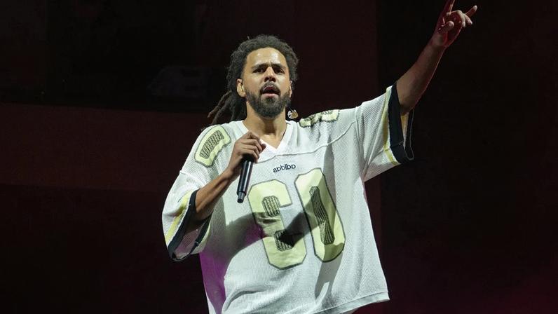 J. Cole é confirmado no time chinês Nanjing Monkey Kings