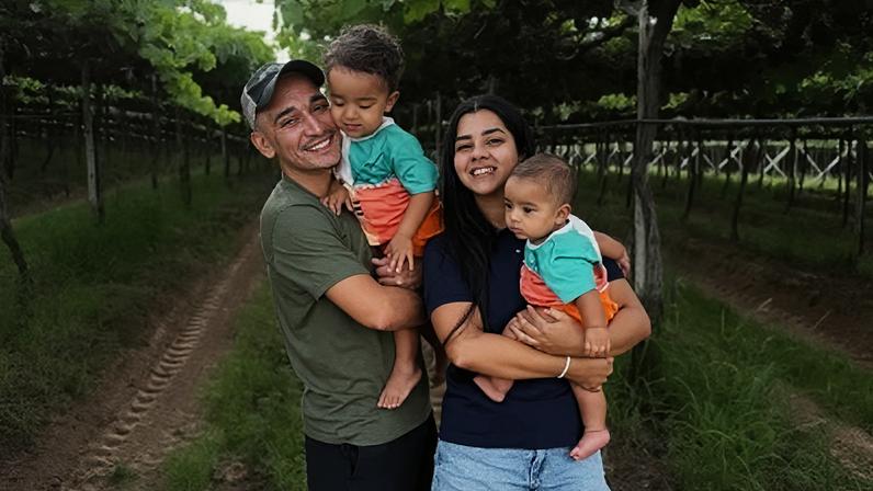 João Gomes e Ary Mirelle se mudaram para a casa nova