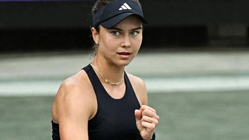 Jovic e Kalinskaya garantem últimas vagas nas quartas em Charleston