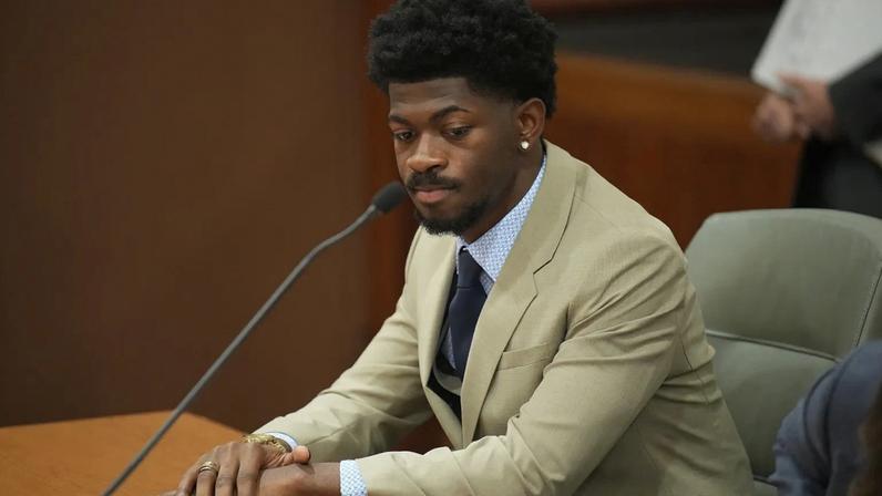 Lil Nas X obtém desvio de saúde mental no caso de agressão com LAPD
