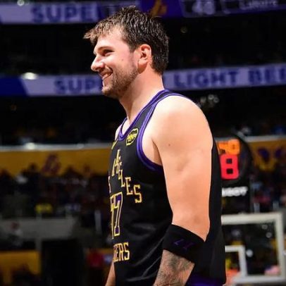 Luka Doncic quebra dois recordes na NBA após cumprir suspensão
