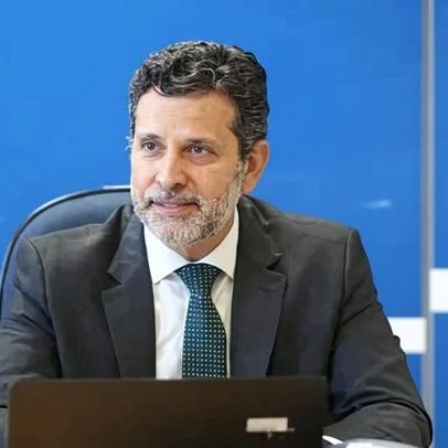 Leonardo Barchini assume o Ministério da Educação
