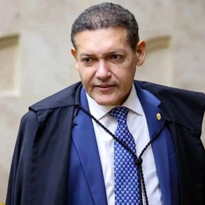 Desembargador que viajou com Nunes Marques concede liminar a filho do ministro