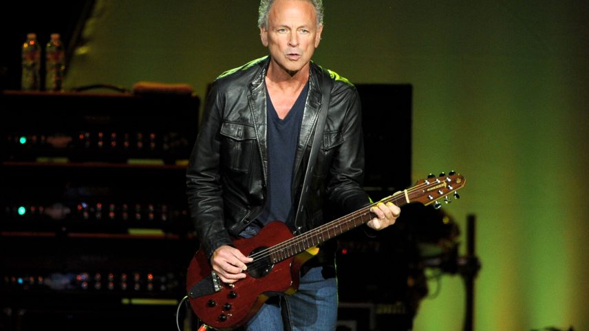 Perseguidor de Lindsey Buckingham é acusado após ataque com substância