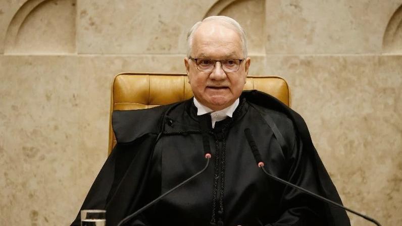 O presidente do STF (Supremo Tribunal Federal), Edson Fachin, discursa durante cerimônia de abertura do ano judiciário no STF, em Brasília