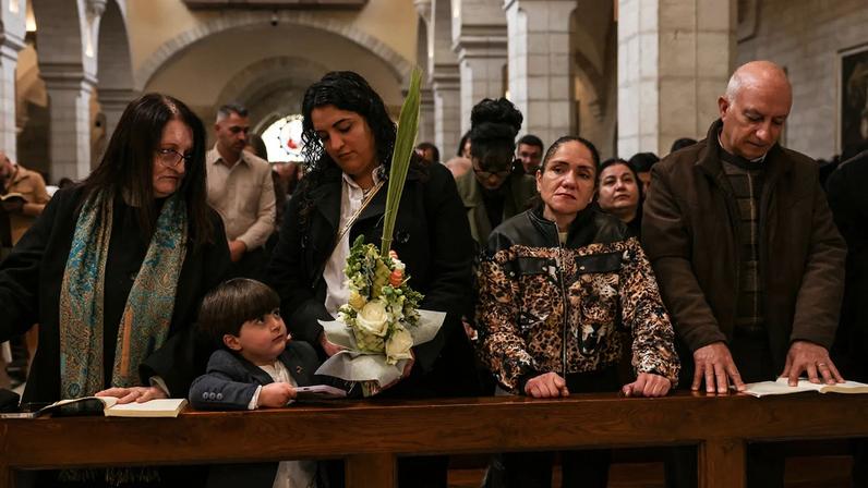Cristãos palestinos se preparam para a Páscoa em meio à guerra e violência de colonos