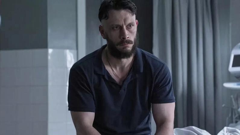 Foto de Richard Gadd, o criador de Bebê Rena, na série Pela Metade/HBO/Reprodução