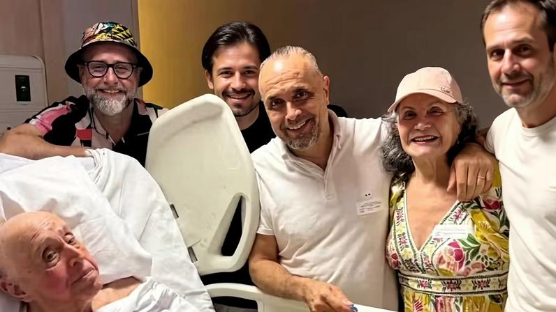 Mauro Mendonça comemora 95 anos no hospital ao lado da família — Foto: Reprodução/ Instagram