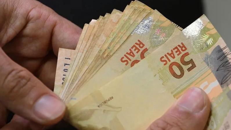Nova modalidade deve ser mais simples do que o Desenrola e contar com garantia da União. (Foto: Marcello Casal Jr./Agência Brasil)