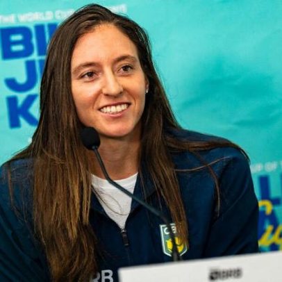 Stefani fica fora da equipe da BJK Cup por incômodo no pé