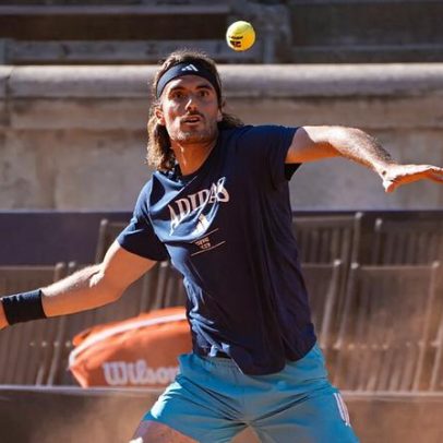 Tsitsipas acusa que Goran o chutou quando já estava no chão