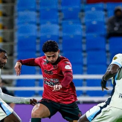 Cria do Grêmio faz 1º gol profissional na Arábia Saudita e encara Benzema