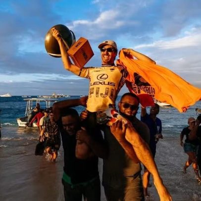 Yago Dora, atual campeão, inicia temporada da WSL com leveza