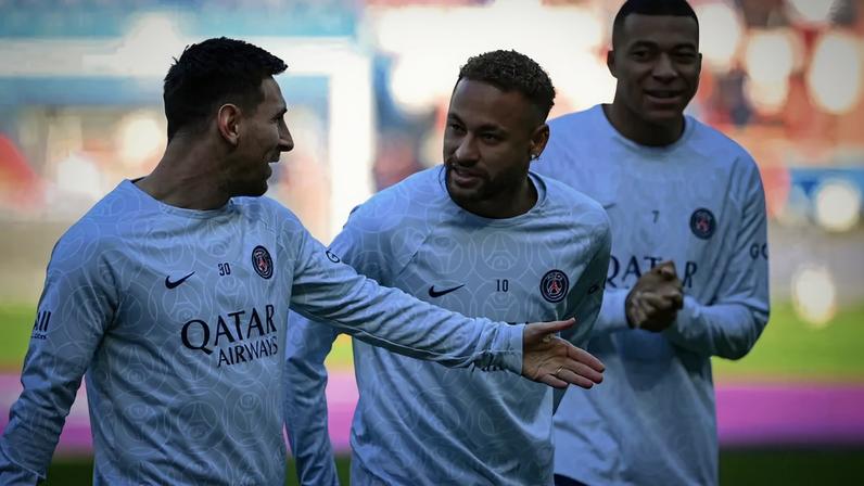 Ex-zagueiro do PSG comenta convivência de Mbappé, Neymar e Messi