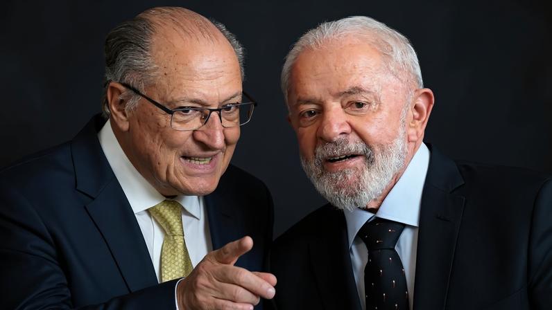 O presidente Lula (PT) e o vice-presidente e ministro do Desenvolvimento, Indústria, Comércio e Serviços, Geraldo Alckmin. Foto: Evaristo Sá/AFP