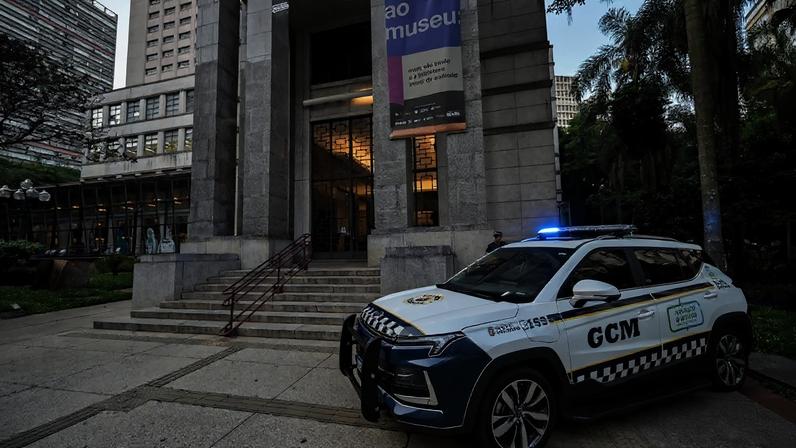 Segurança na Biblioteca Mário de Andrade foi reforçada após o roubo. Foto: Nelson ALMEIDA / AFP