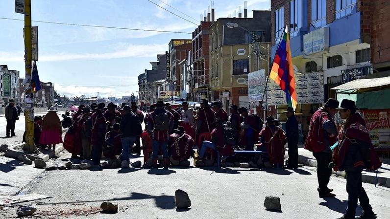 Congresso boliviano autoriza uso de militares para conter protestos