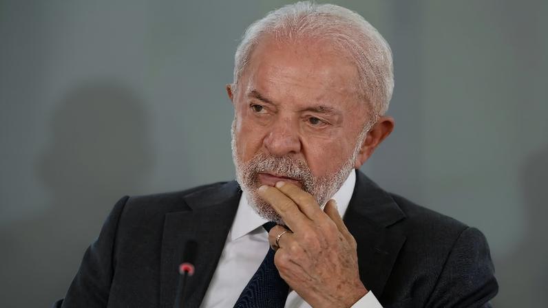Lula tem evolução satisfatória após retirada de lesão na cabeça