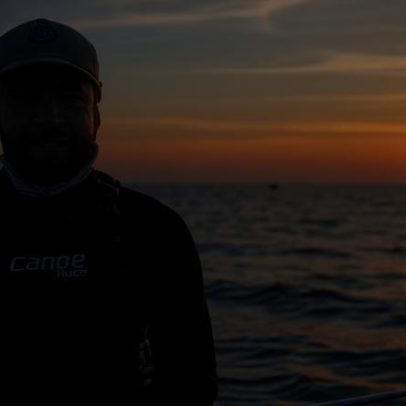 Brasileiro é atingido no coração por peixe-espada durante surfe na Costa Rica