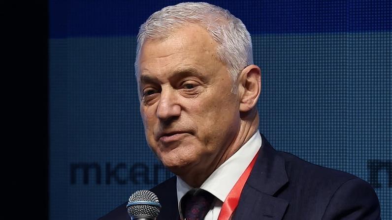 CEO do Standard Chartered pede desculpas por comentário sobre capital humano