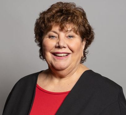 Membro do Labour sob mira de aliados de Burnham afirma não abrir mão da cadeira