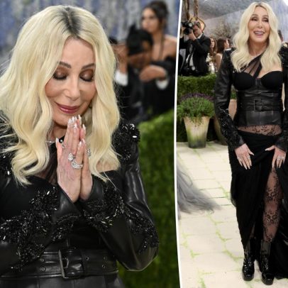 Cher desfila com couro preto e renda no tapete vermelho do Met Gala 2026
