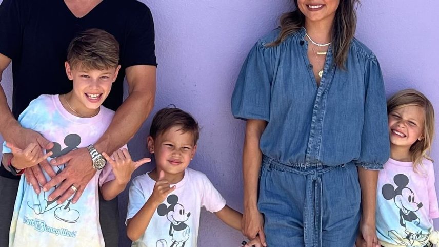 Nick Lachey (pictured here with his family) claimed that his ex Jessica Simpson sat in first class while on a six-hour flight to Hawaii but her kids were in economy.