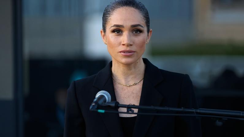 Meghan Markle aborda bullying online na inauguração do Lost Screen Memorial em Genebra