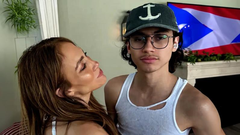 Jennifer Lopez refaz tatuagem dedicada a Ben Affleck após divórcio