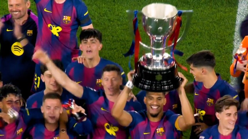 Messi, Ronaldinho e Luis Enrique celebram título espanhol do Barcelona