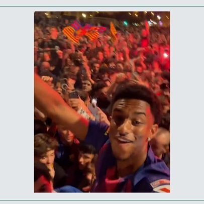 Casadó e Balde celebram título espanhol com torcedores do Barça