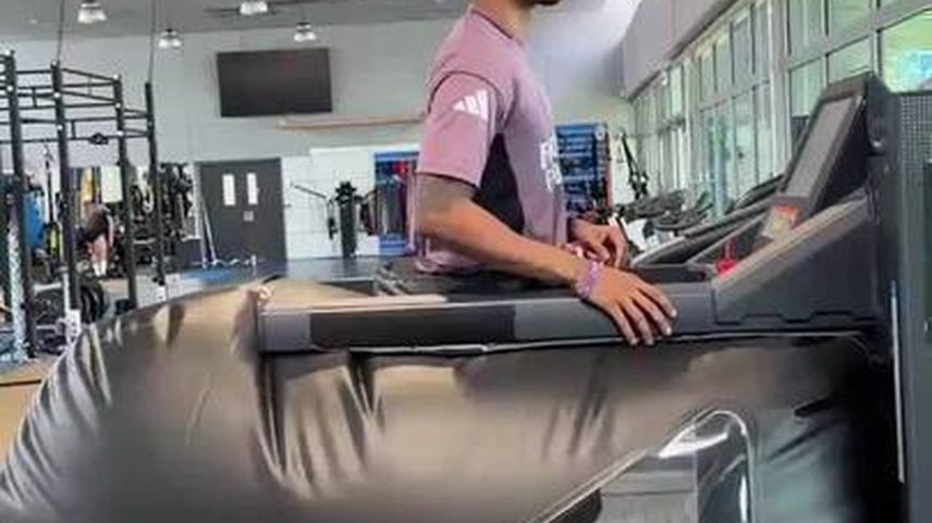 Rodrygo avança na recuperação e caminha em esteira antigravidade