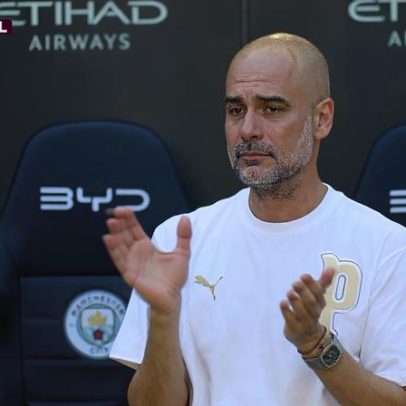 Guardiola se emociona e chora ao ouvir mensagens de torcedores do City