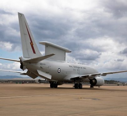 Avião australiano se junta a esforços para reabrir Estreito de Hormuz; Marles avalia envio de mais ativos